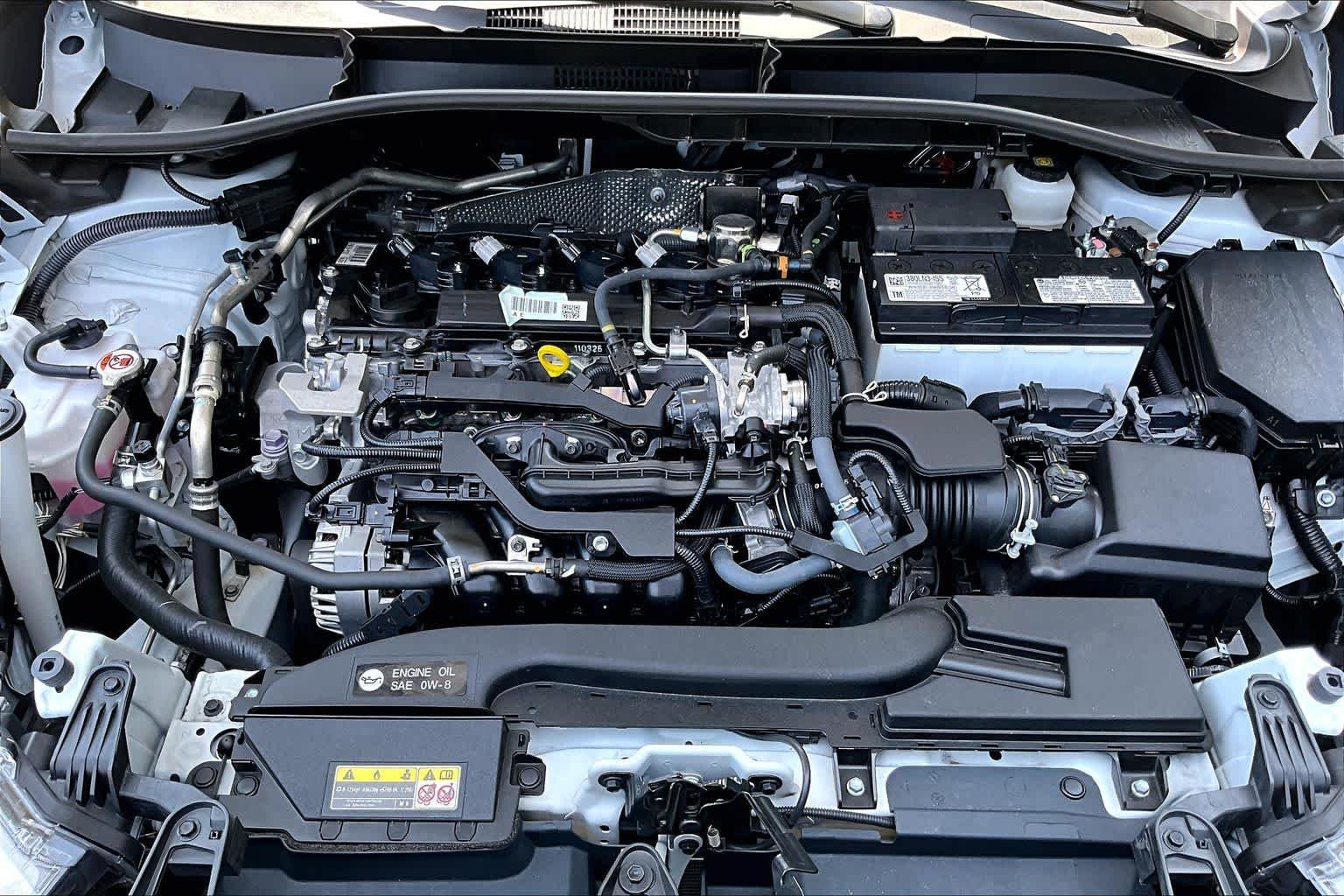 Used 2025 Wind Chill Pearl Toyota L image 32