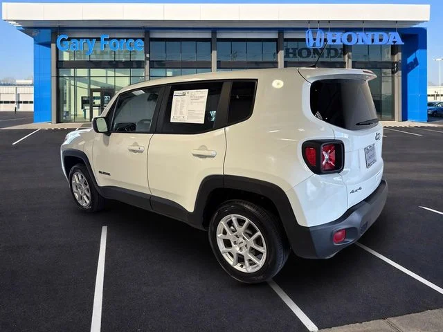 Used 2023 Alpine White Jeep Latitude image 3