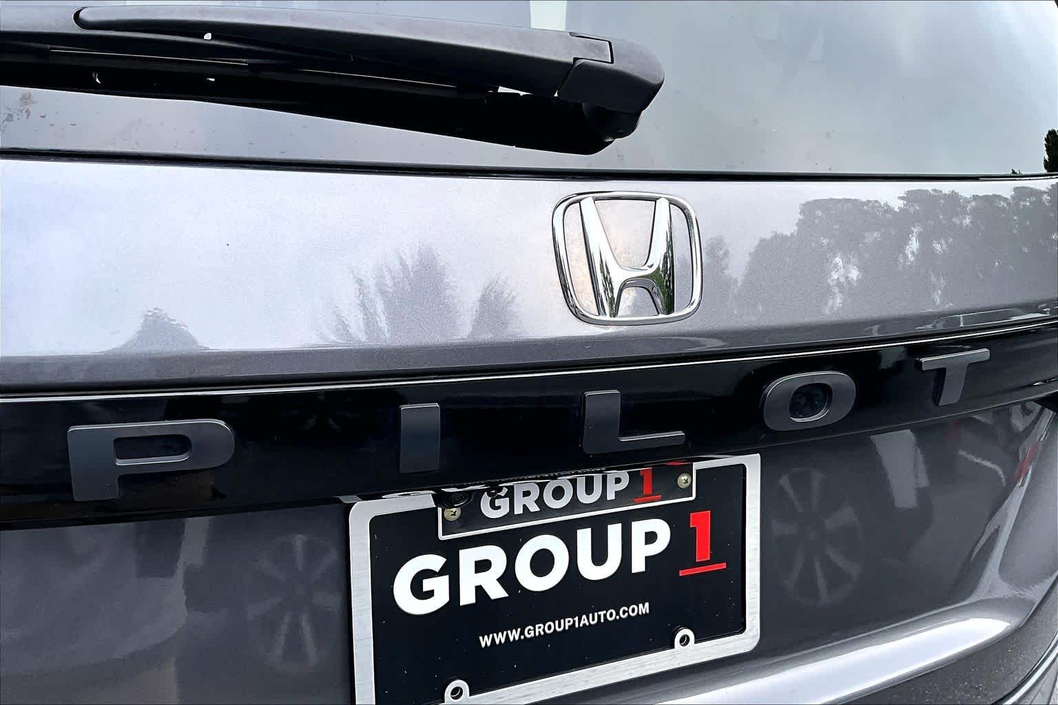 Certified Used 2025 Modern Steel Metallic Honda EX-L image 30