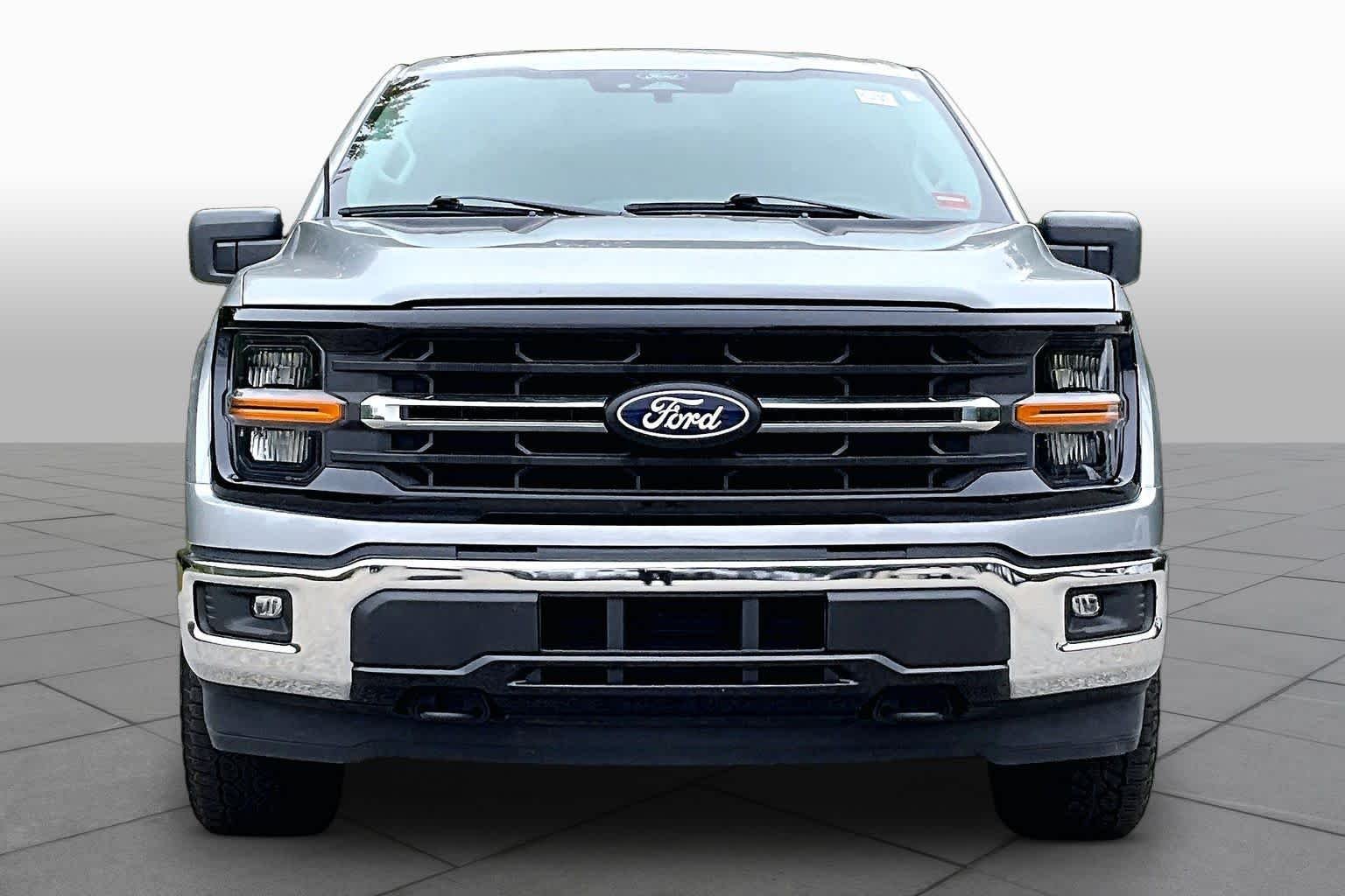 Certified Used 2025 Iconic Silver Metallic Ford XLT image 4