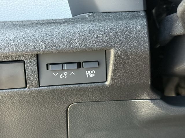 New 2026 Wind Chill Pearl <sup>1</sup> Toyota  XLE image 24