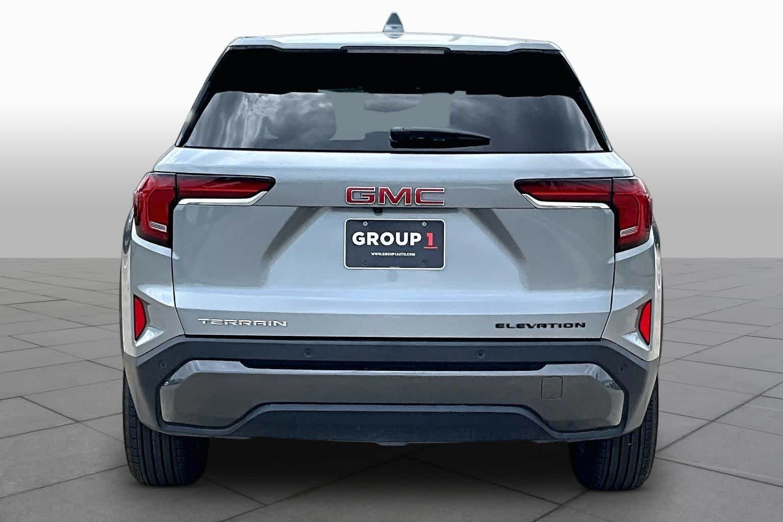Used 2025 Sterling Metallic GMC FWD Elevation image 5