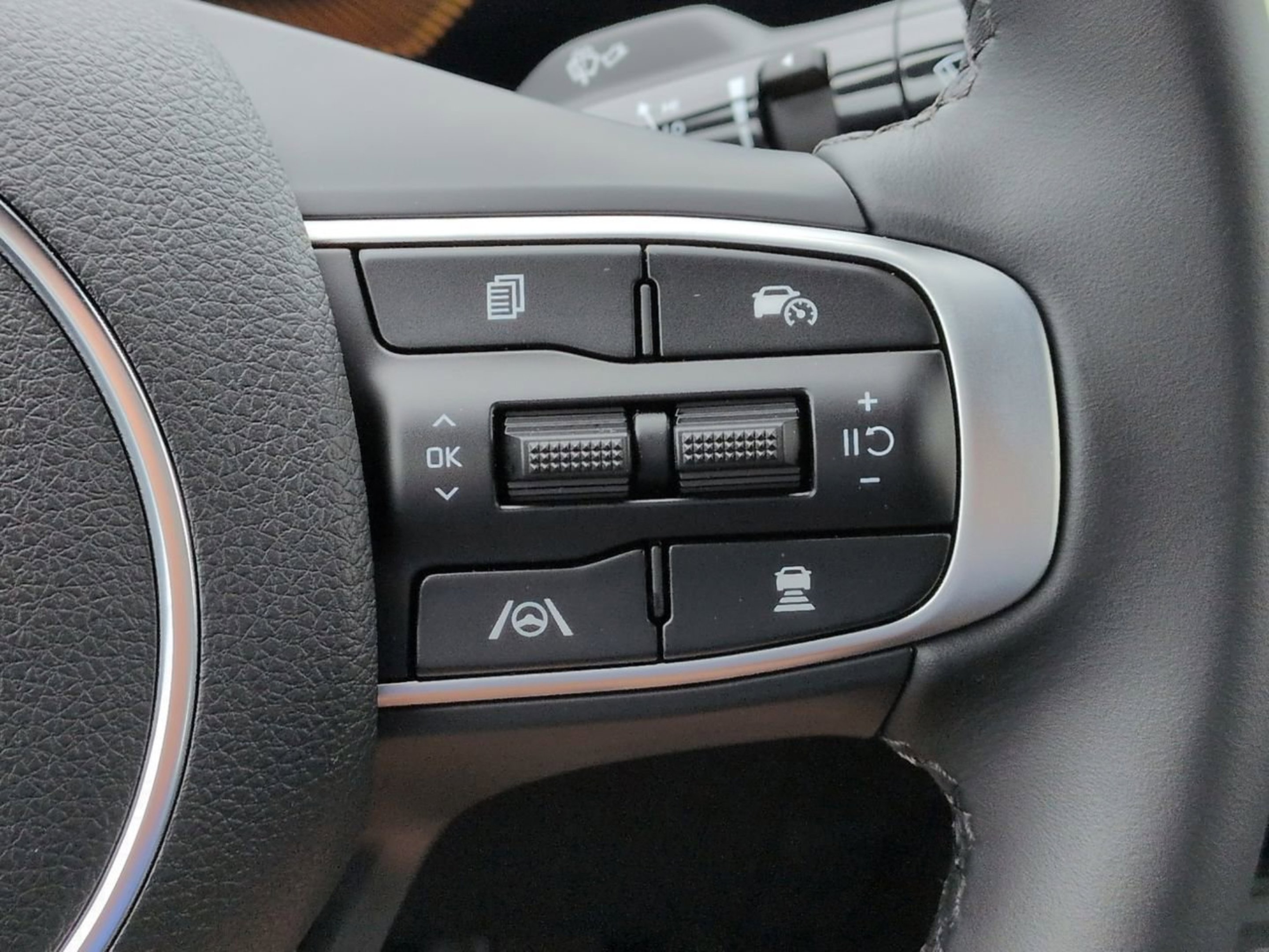 New 2026 Snow White Pearl Kia GT-Line FWD image 25