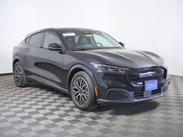 2025 Ford Mustang-Mach-e Premium's photo