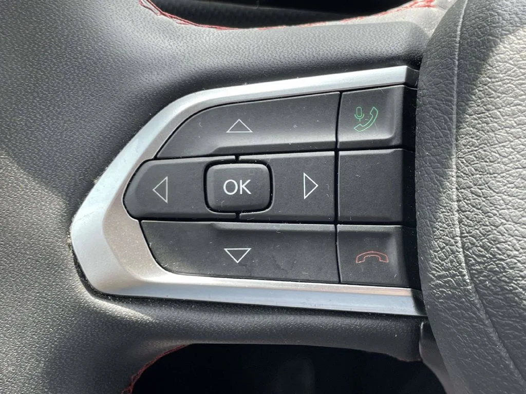 Used 2025 White Jeep Trailhawk image 31