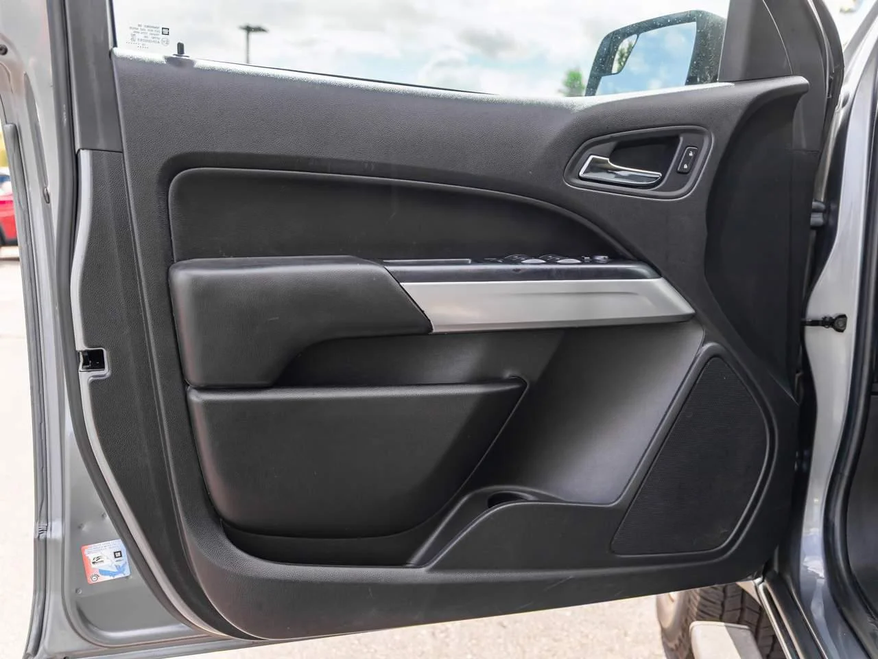 Used 2020 SATIN STEEL METALLIC Chevrolet 2WD LT image 9