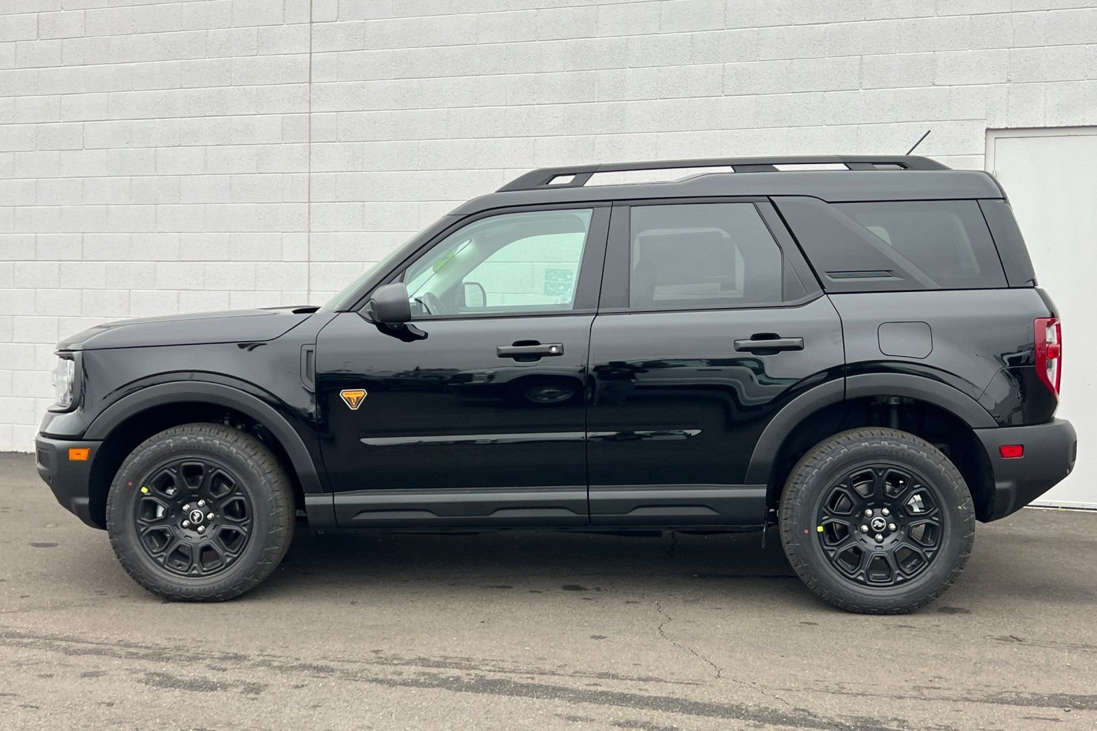New 2025 Shadow Black Ford Badlands® image 6