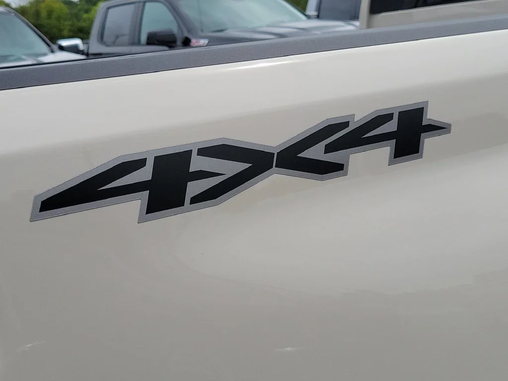 New 2026 White Sands Chevrolet Custom image 27