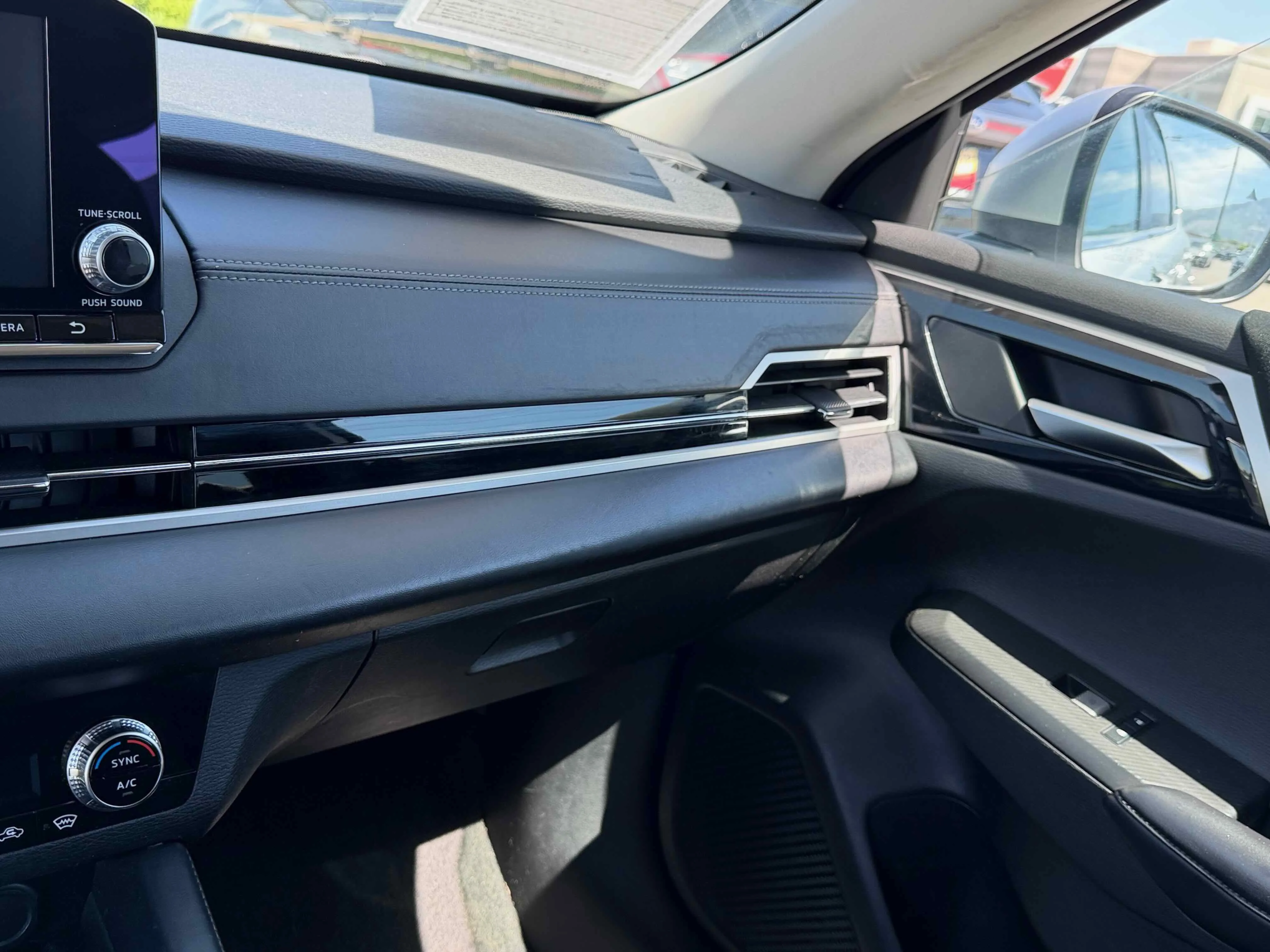 Used 2024  Mitsubishi ES image 18