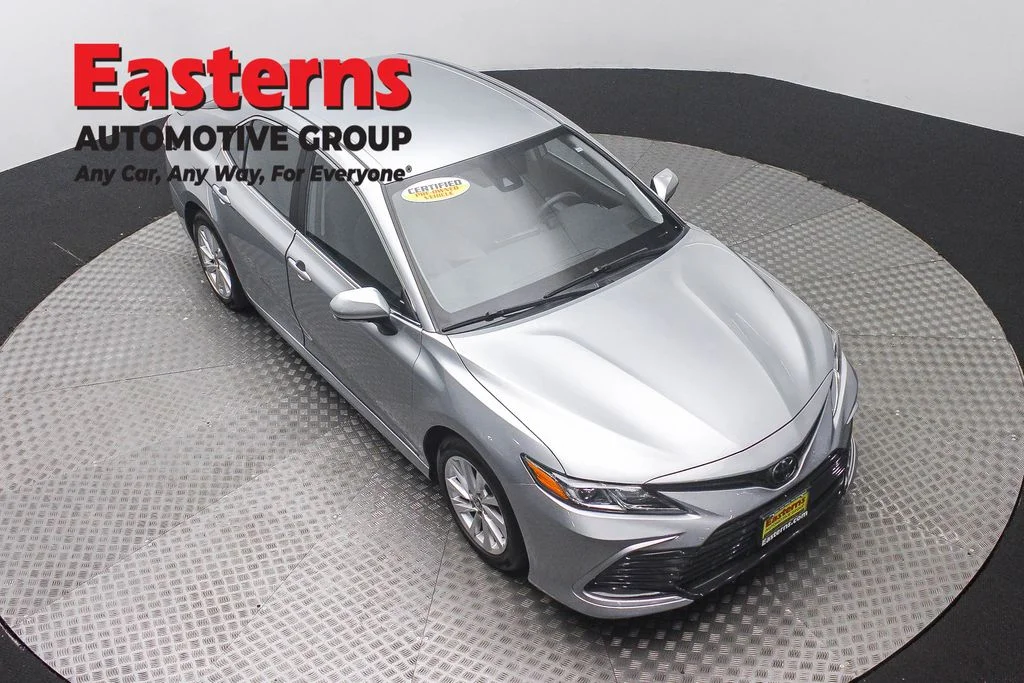 Used 2023 Silver Toyota LE image 3