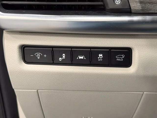 Used 2022 Black Kia EX image 11
