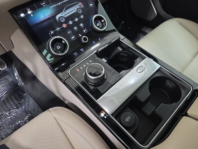 Used 2018 Fuji White Land Rover SE R-Dynamic image 25