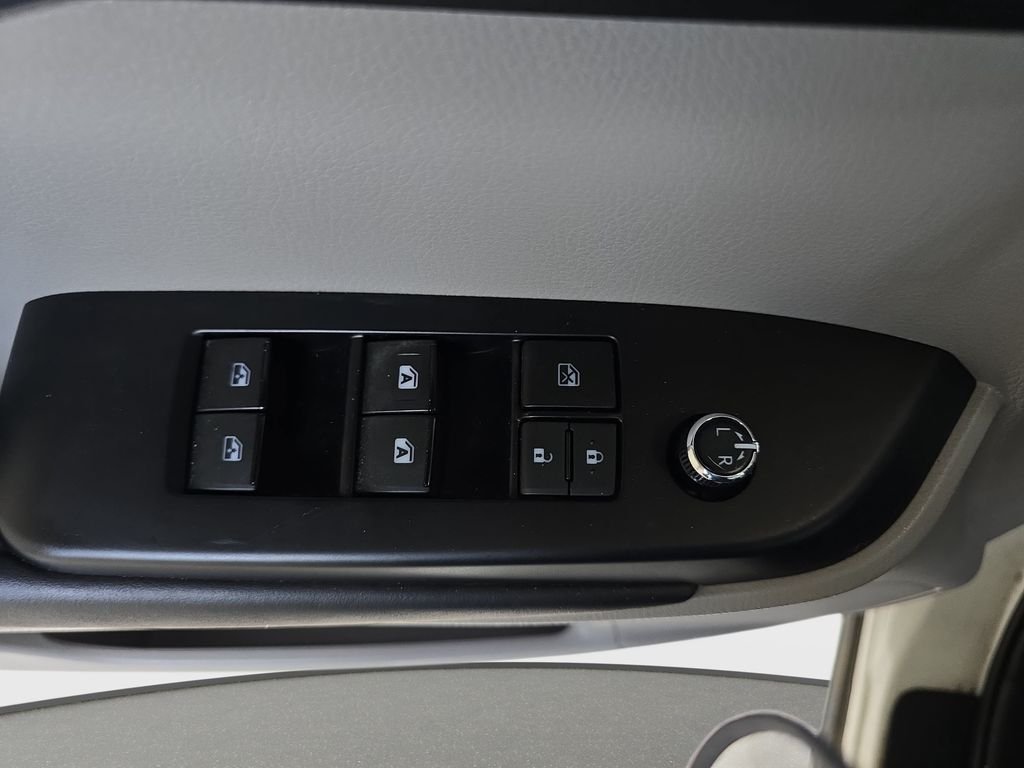 Used 2019 White Toyota XLE image 31