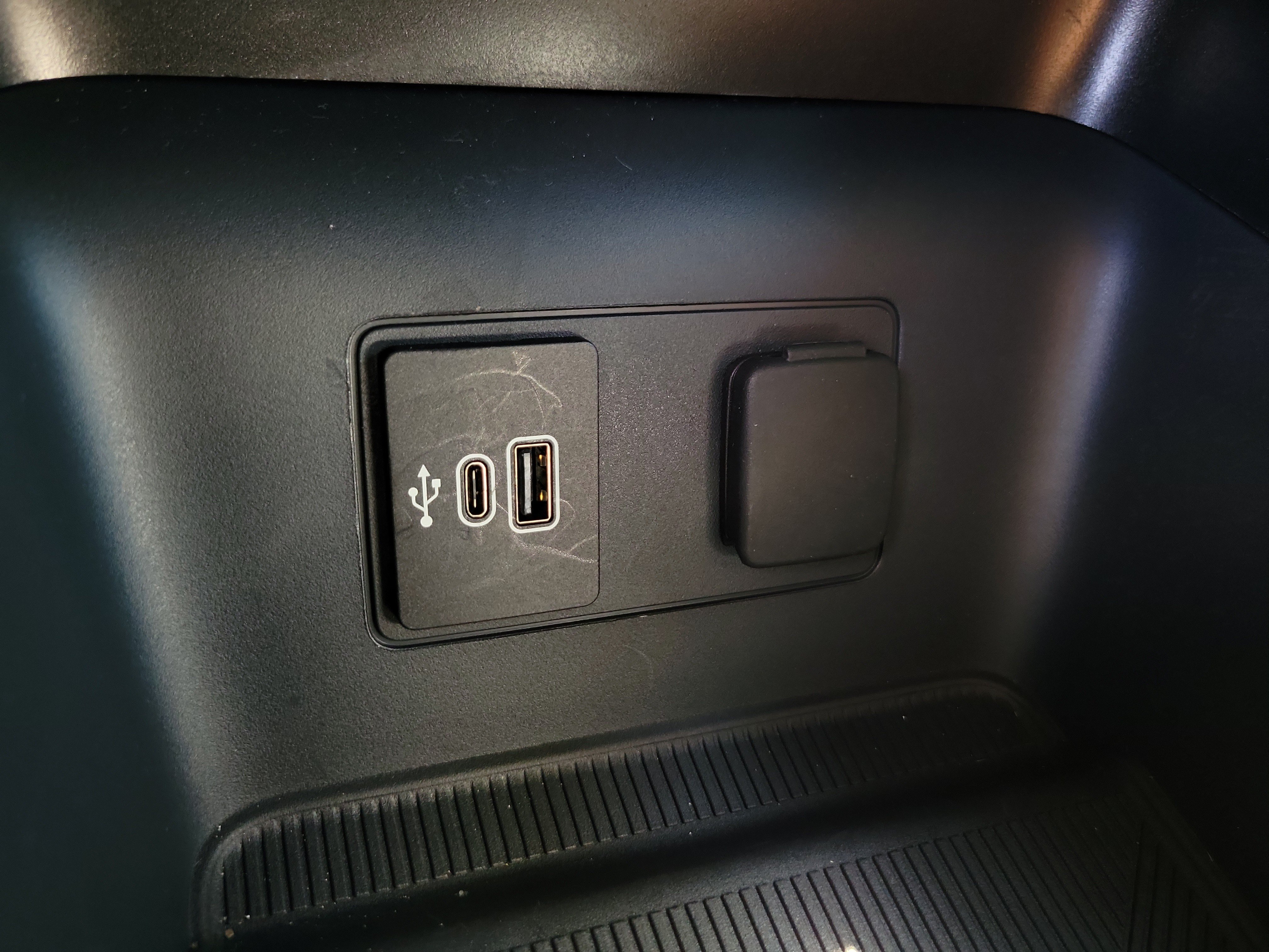 Used 2026 Vapor Blue Metallic Ford Active image 9