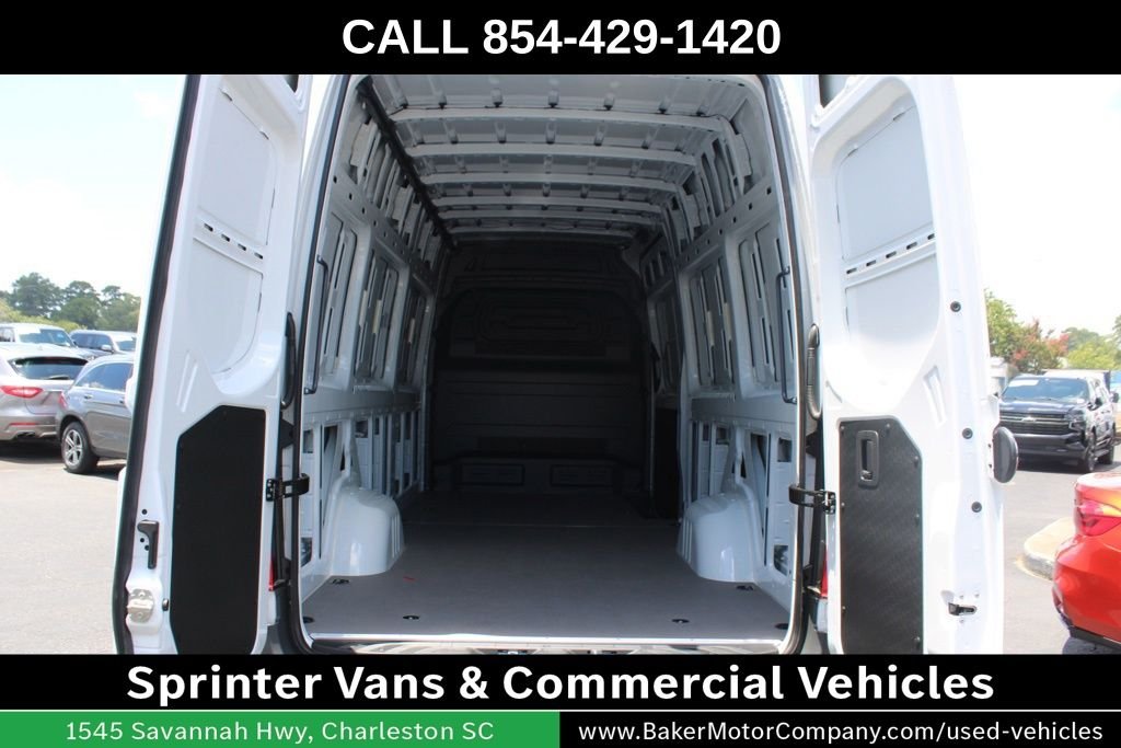 New 2025 Arctic White Mercedes-Benz Cargo 170 WB image 24