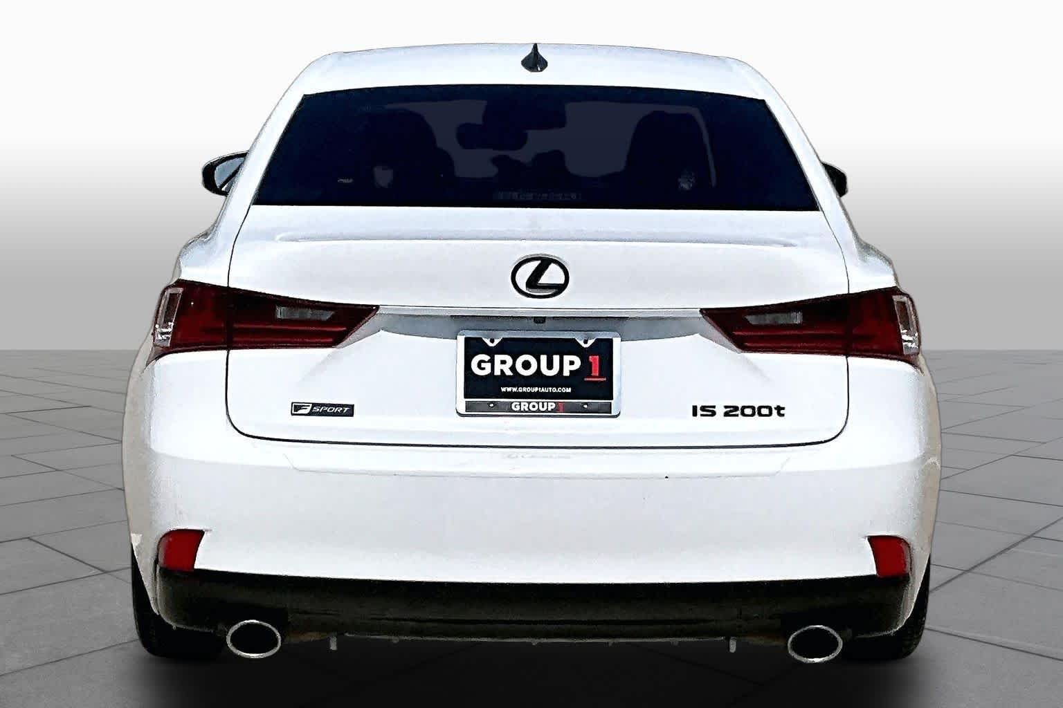 Used 2016 Ultra White Lexus  image 4
