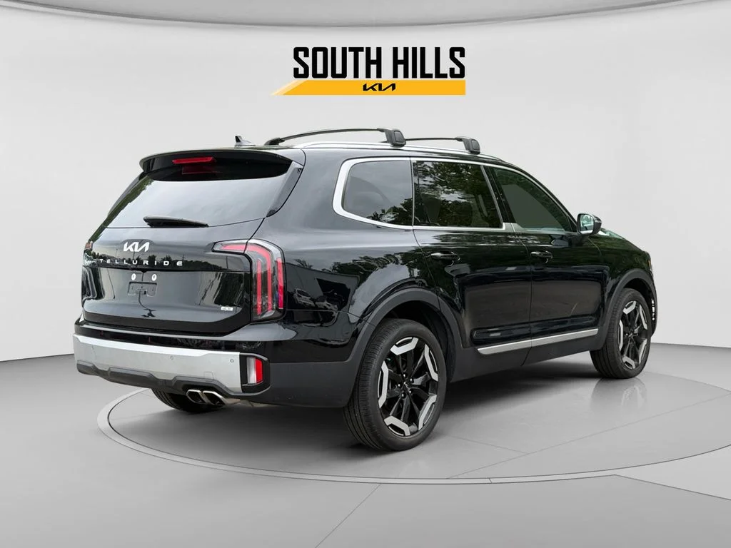 Used 2024 Black Kia EX image 5