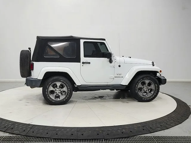 Used 2016 White Jeep Sahara image 8