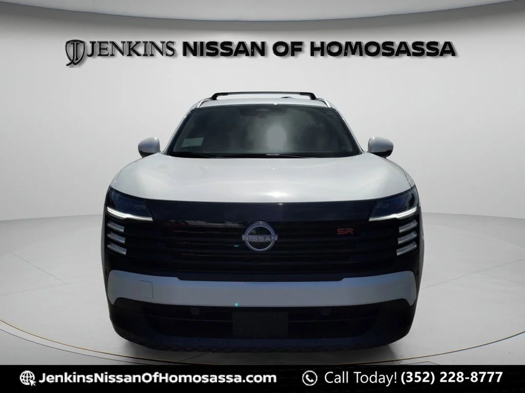 Used 2025 White Nissan SR image 10
