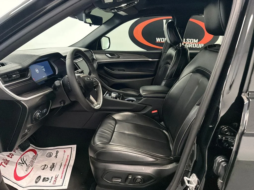 Used 2025 Black Jeep Limited image 10