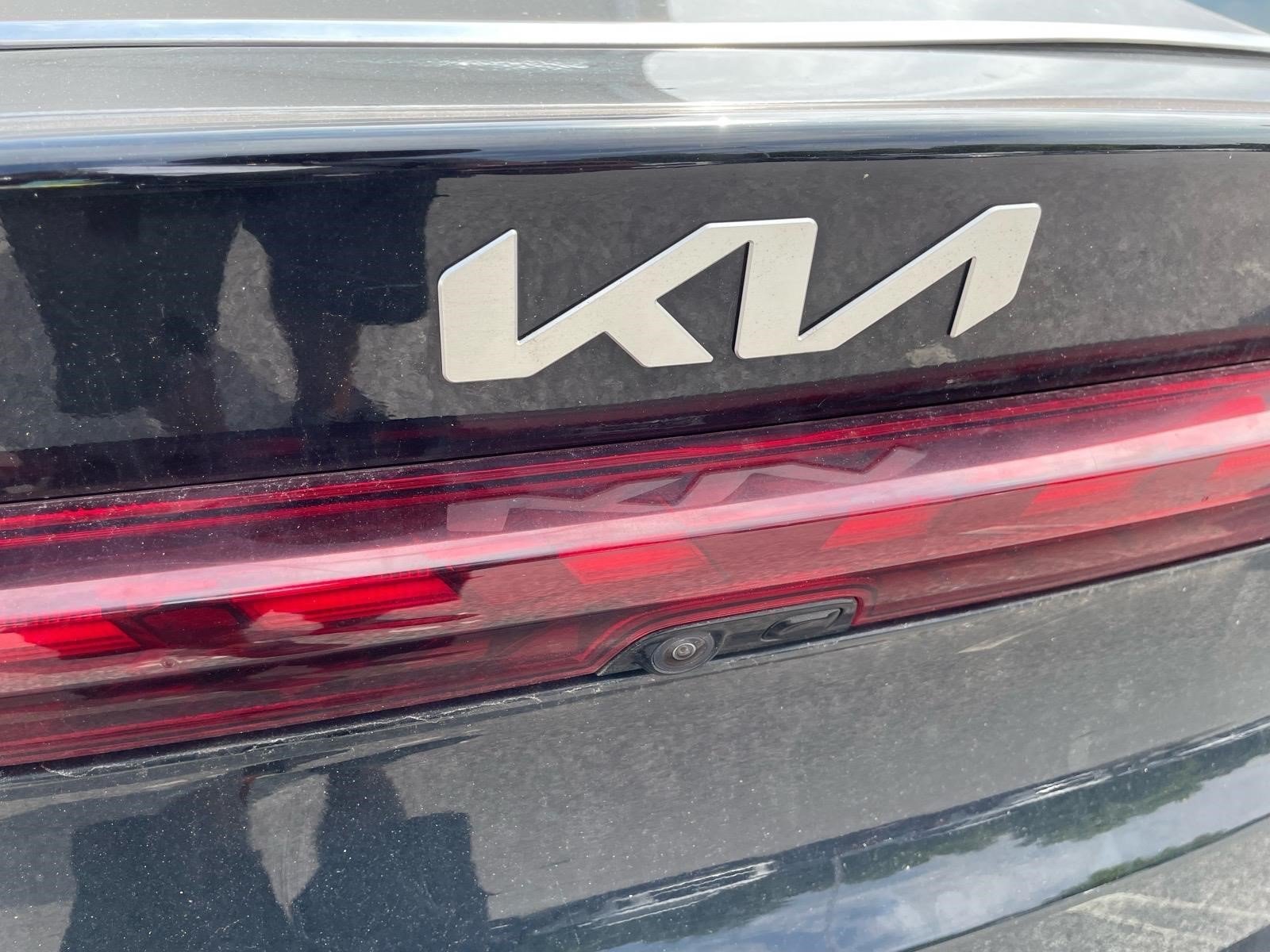 Used 2024 Ebony Black Kia EX image 21