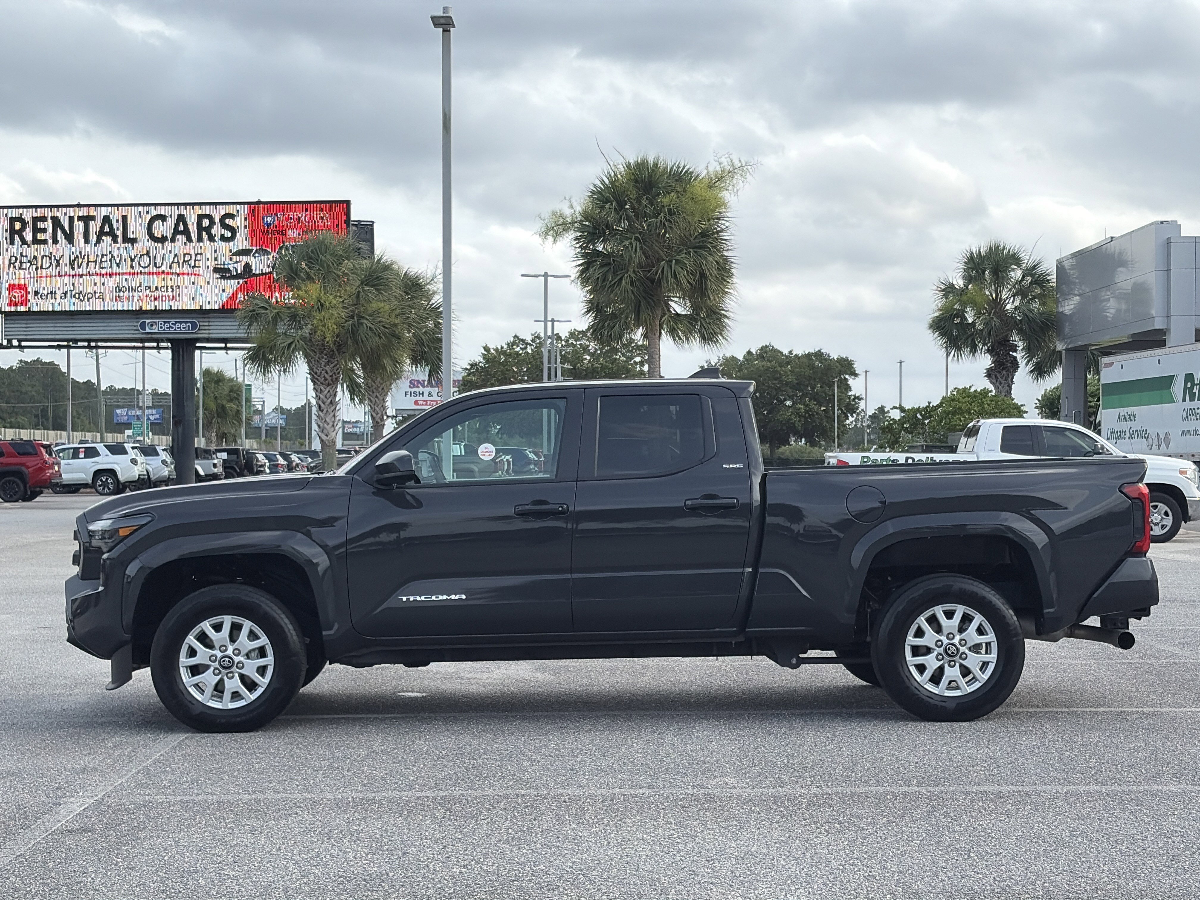 2025 Toyota Tacoma SR5 - Photo 23
