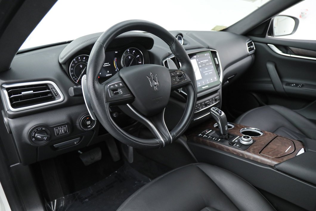 Used 2023 White Maserati Modena image 17