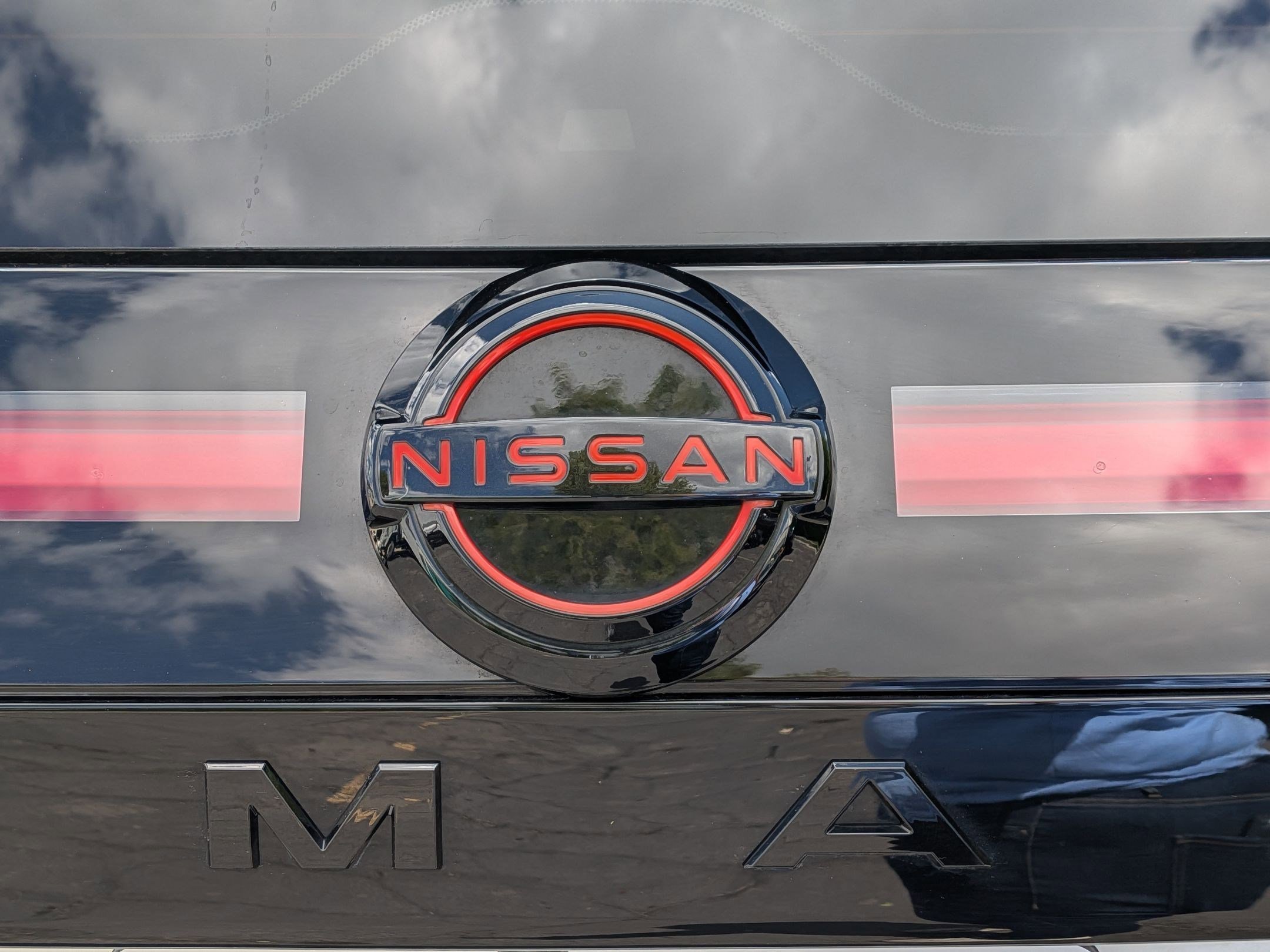 Certified Used 2025 White Nissan PRO-4X 4WD image 13