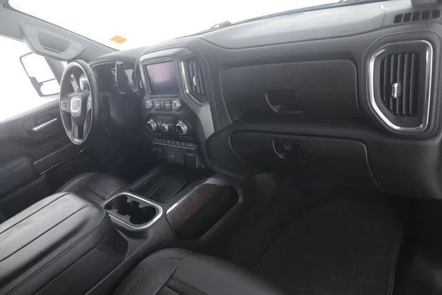 Used 2023 White GMC Denali image 32