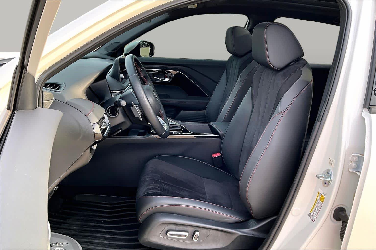 Used 2025 Platinum White Pearl Acura w/A-Spec Package image 9