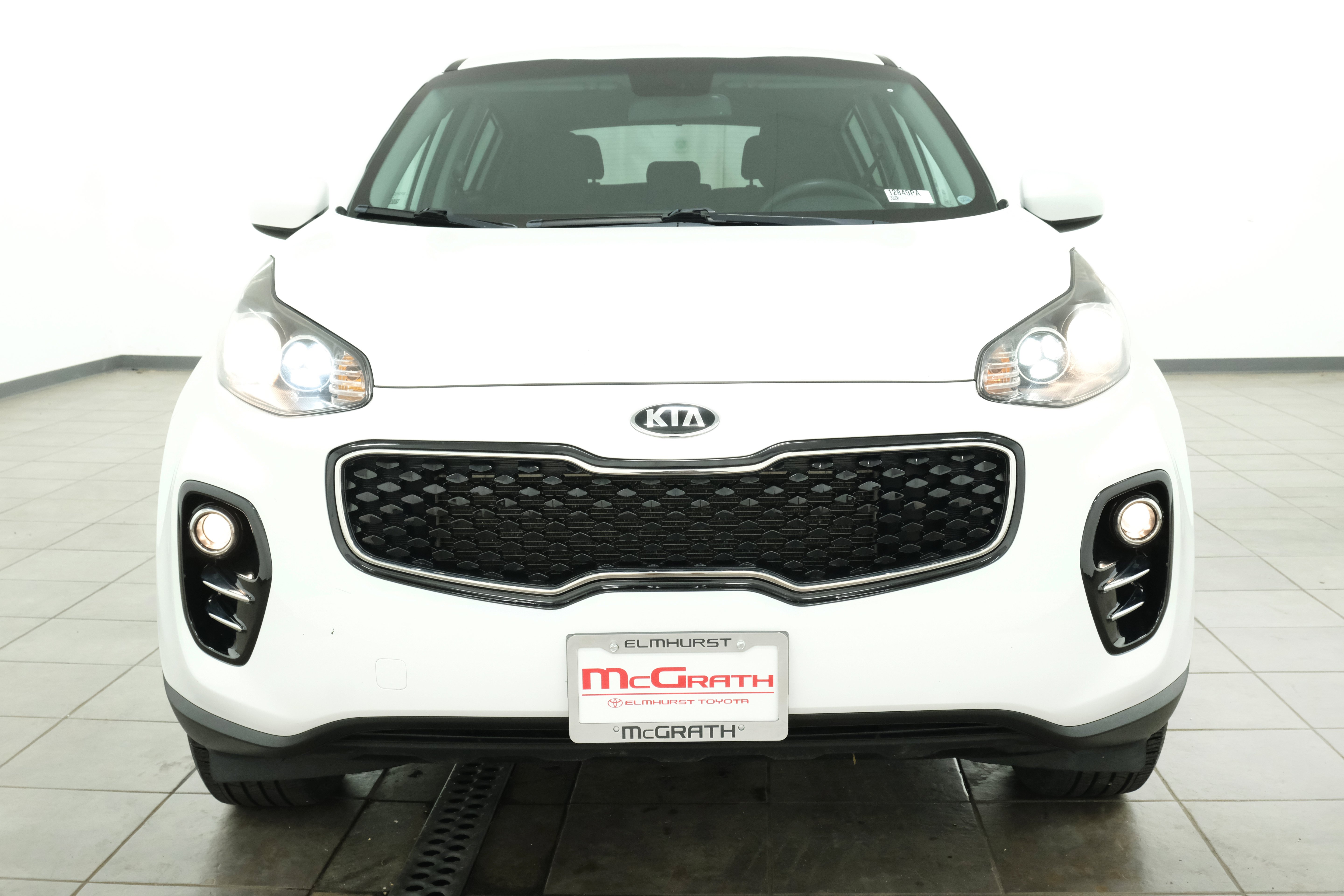Used 2018 Clear White Kia LX image 8
