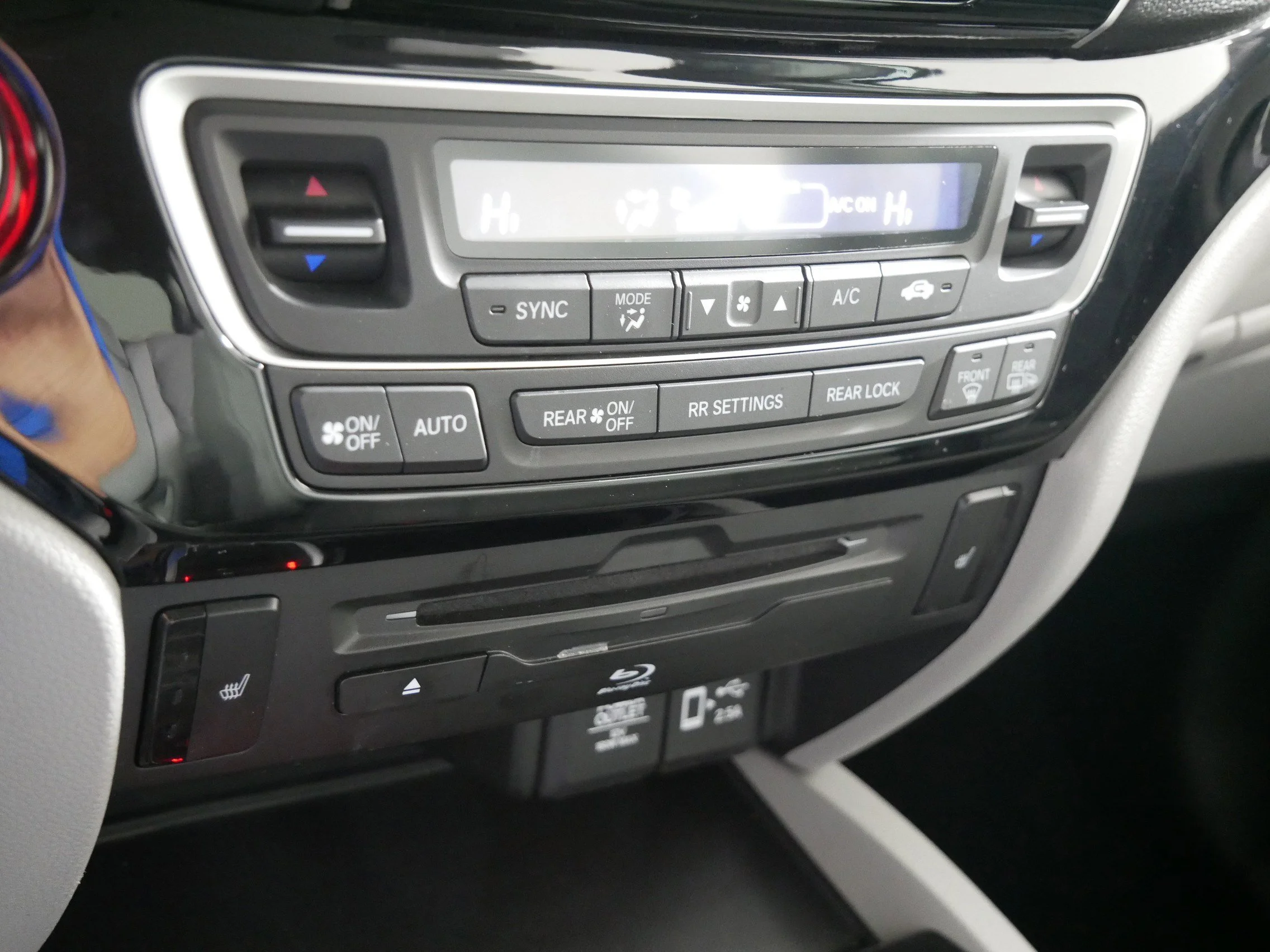 2022 Honda Pilot Touring - Photo 23