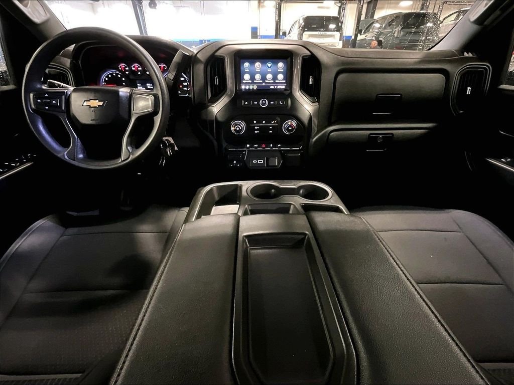 Used 2022 Black Chevrolet Custom image 21