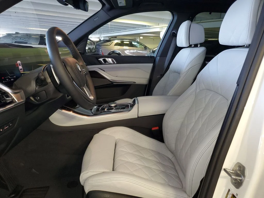 Used 2026 White BMW sDrive40i image 16