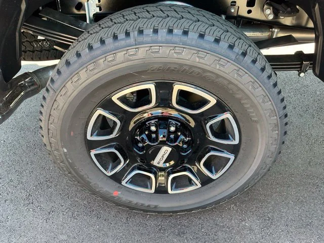 New 2026 Star White Metallic Tri-Coat Ford F-350® Platinum® image 38
