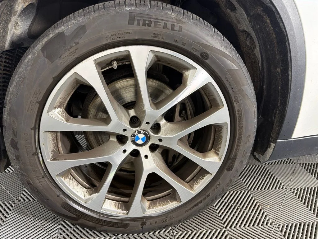 Certified Used 2024 White BMW xDrive40i image 10