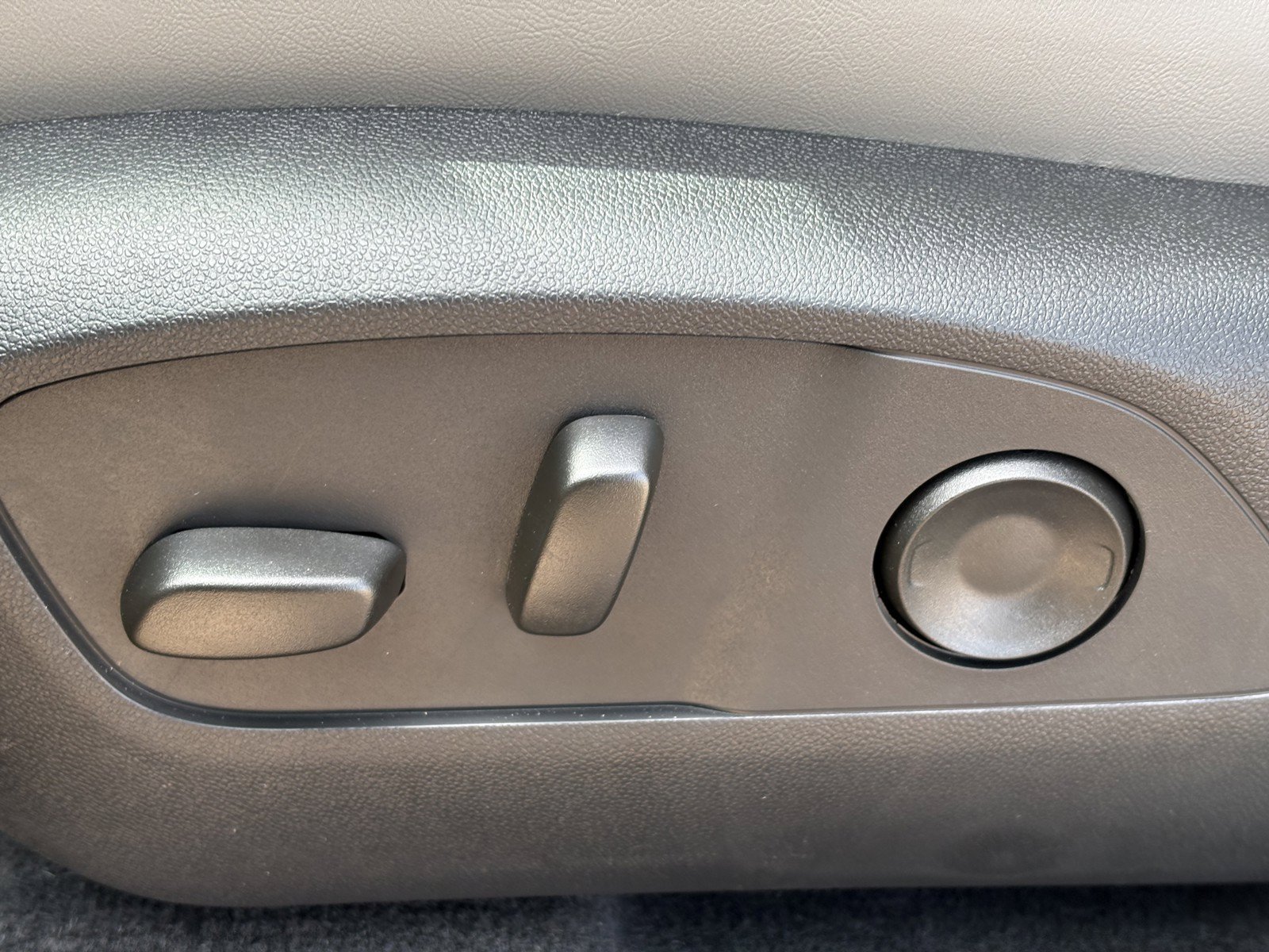 2026 GMC Acadia Elevation - Photo 25