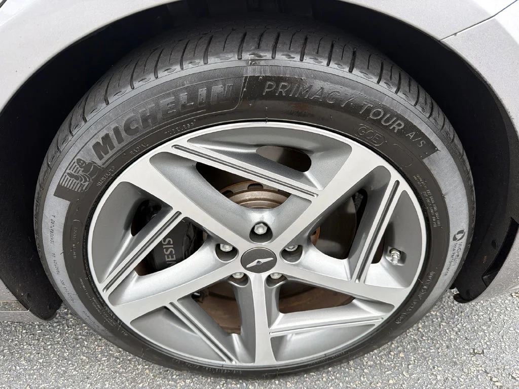 Used 2024 Silver Genesis 2.5T image 12