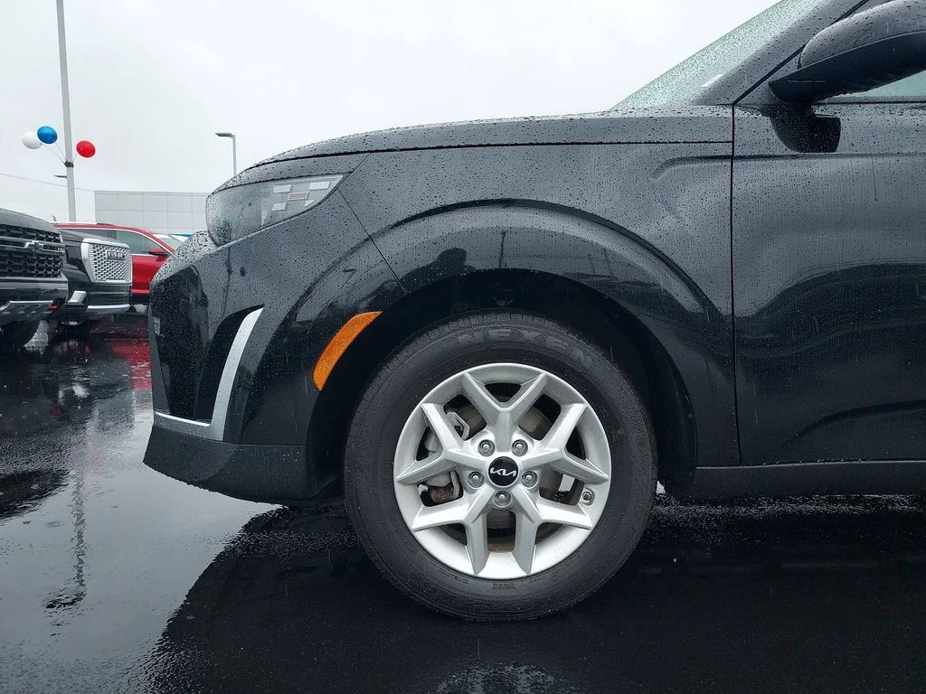 Used 2025 Black Kia LX image 16