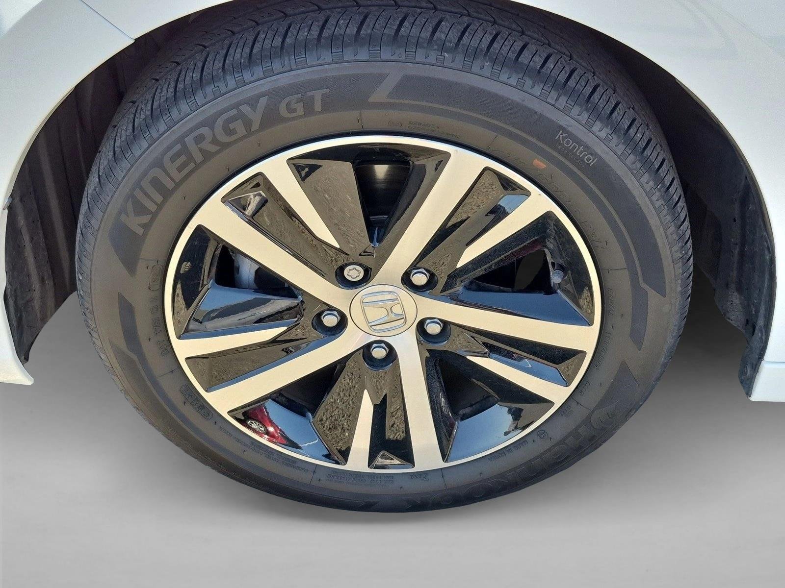 Used 2024 Platinum White Pearl Honda LX image 13