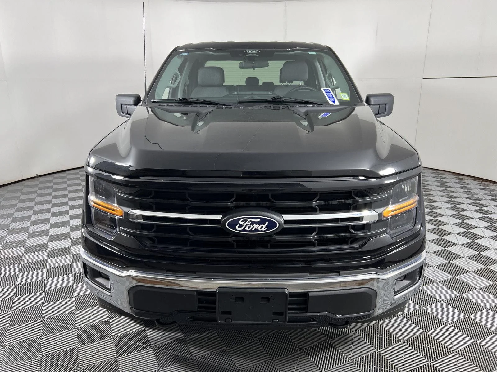 Used 2025 Agate Black Ford XLT image 5