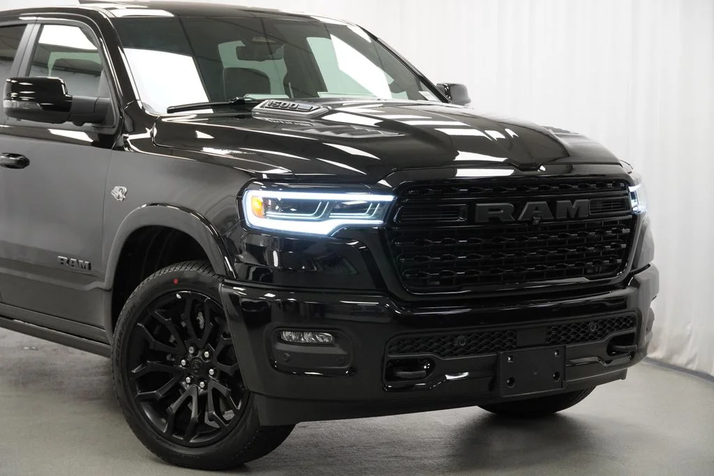 New 2026 Diamond Black Crystal Pearl-Coat Exterior Paint RAM Limited image 3