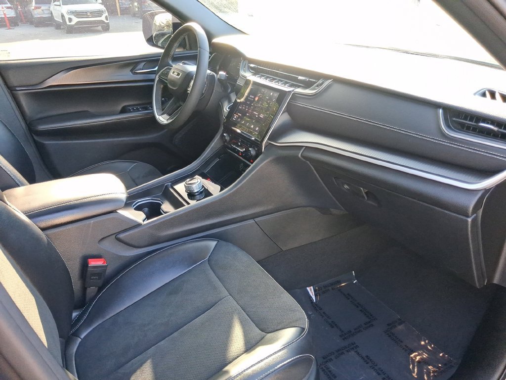 Used 2024 Gray Jeep Altitude X image 27
