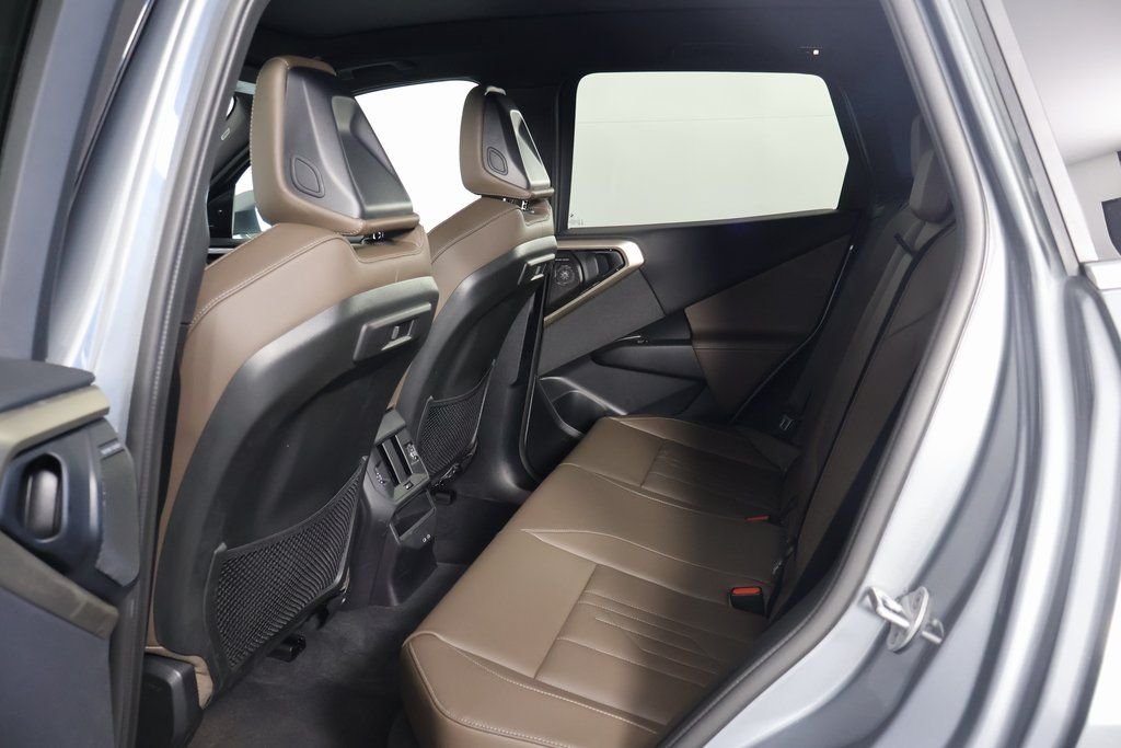 Used 2025 Skyscraper Grey Metallic BMW 30 xDrive image 11