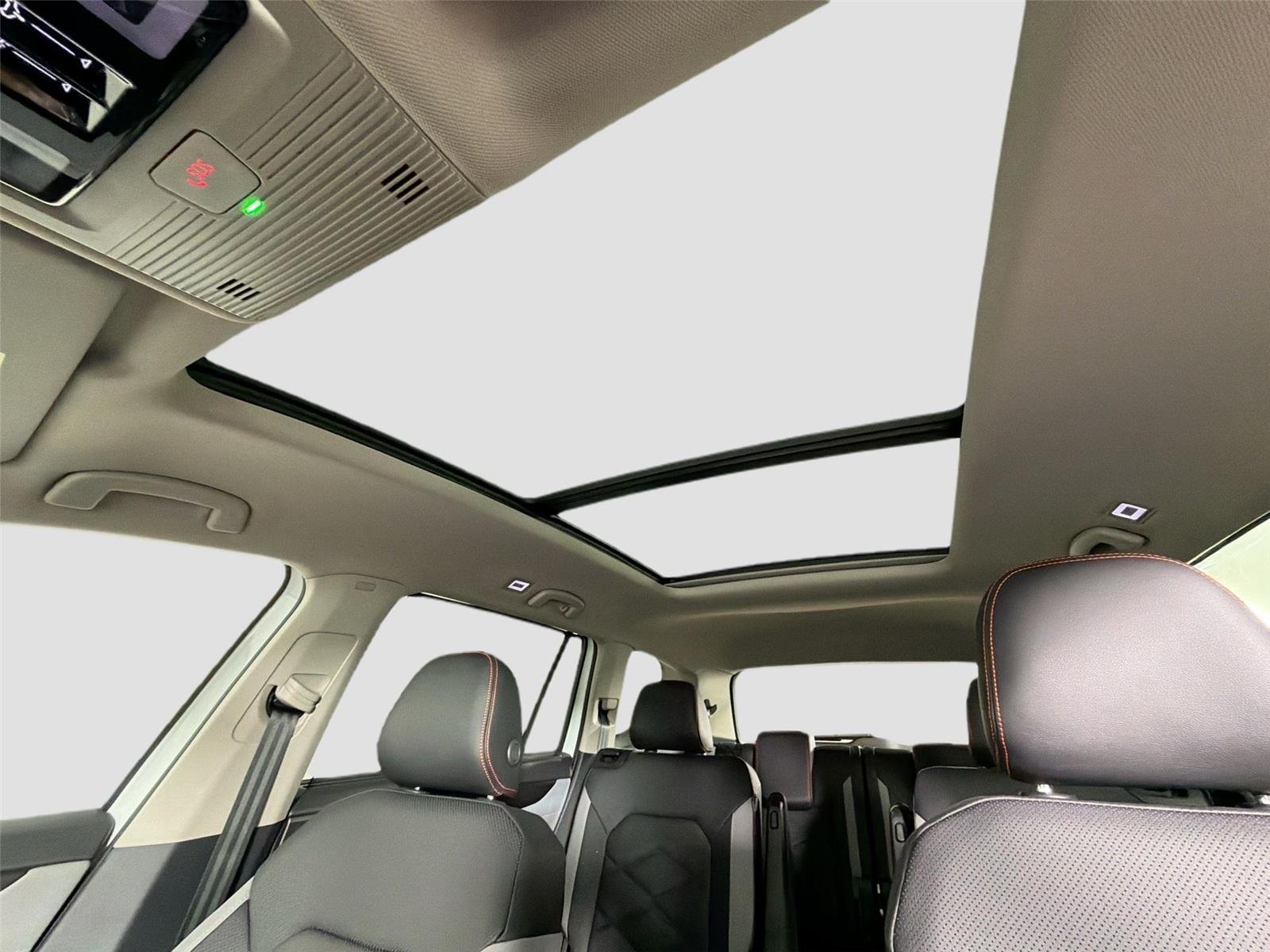 New 2026 Opal White Pearl Volkswagen 2.0T Peak Edition image 20