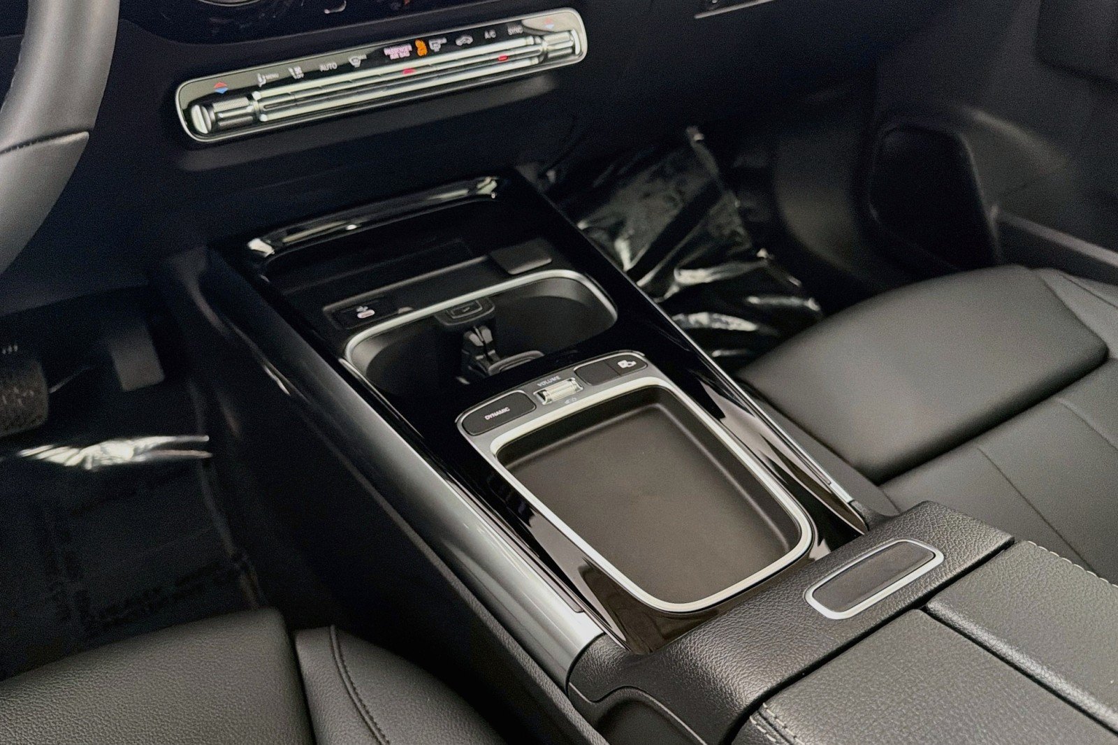 New 2026 Polar White Mercedes-Benz GLA 250 SUV image 5