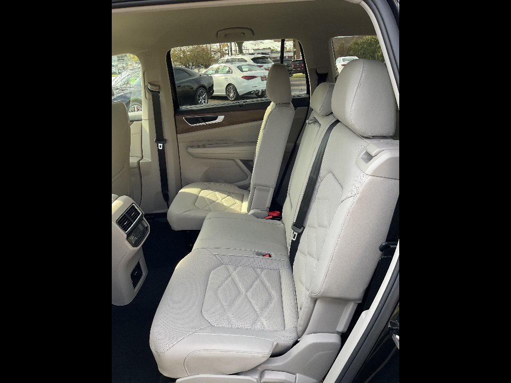 2026 Volkswagen Atlas SE w/Tech - Photo 6