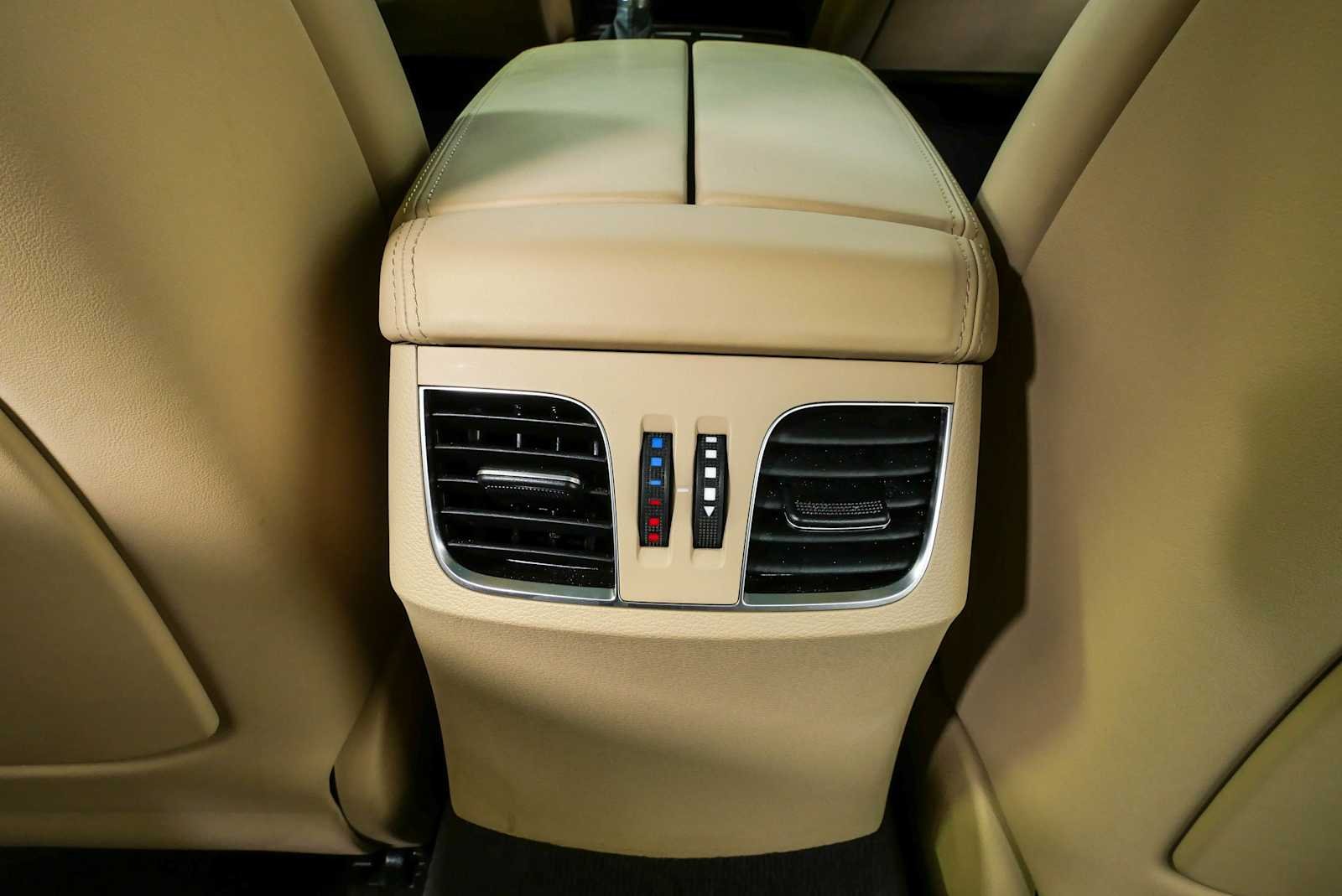 Used 2015 Casablanca White Hyundai 3.8L image 19