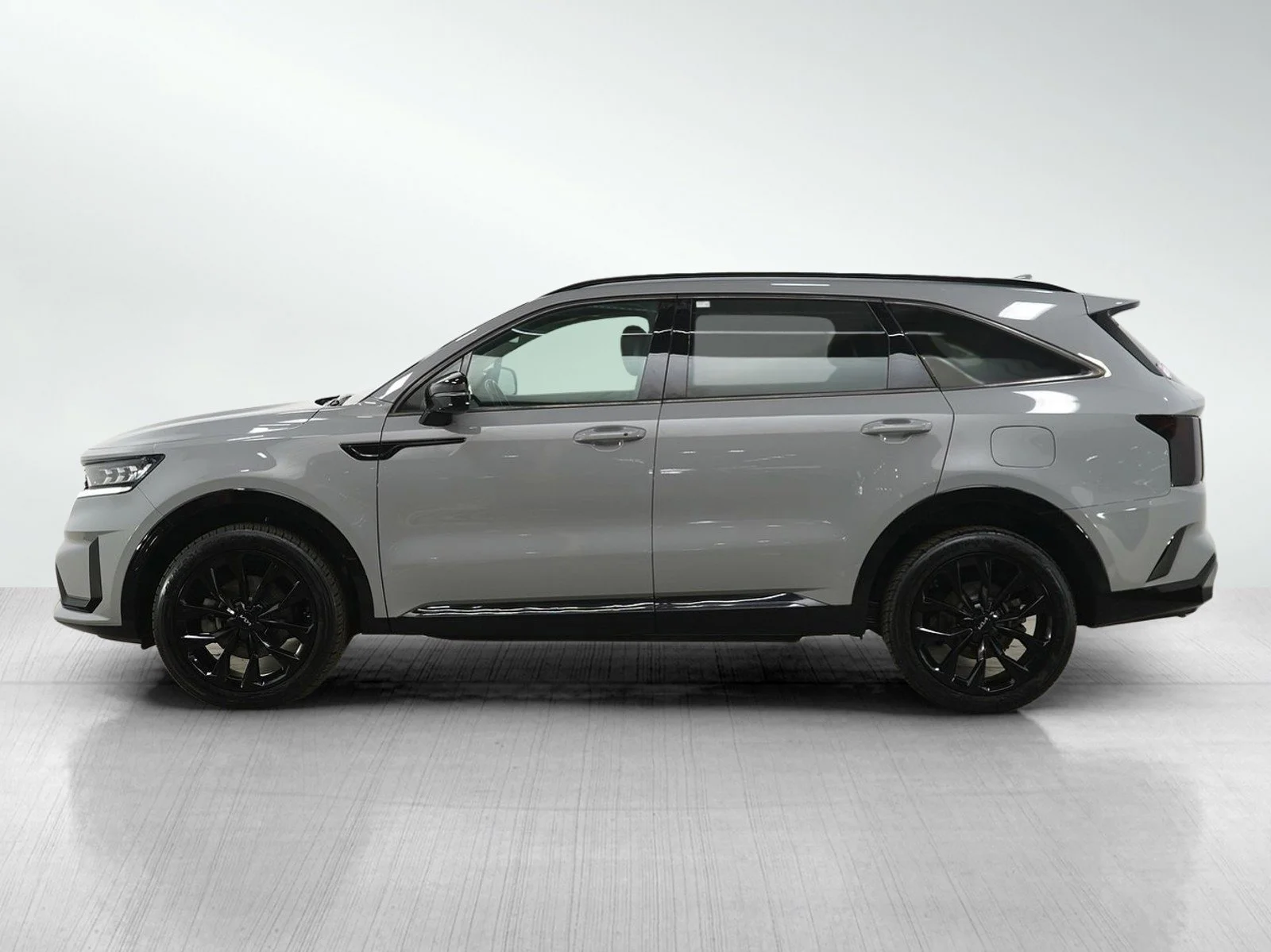 Used 2022 Kia Sorento SX with VIN 5XYRKDLF9NG106036 for sale in Burnsville, Minnesota