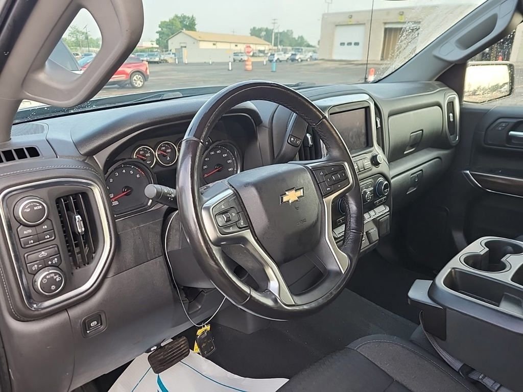 Used 2020 Gray Chevrolet LT image 6